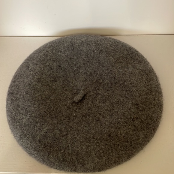 H & M One Size Beret Gray 97% Wool 3% Polyamide French Emily in Paris Hat Cap - Picture 6 of 8